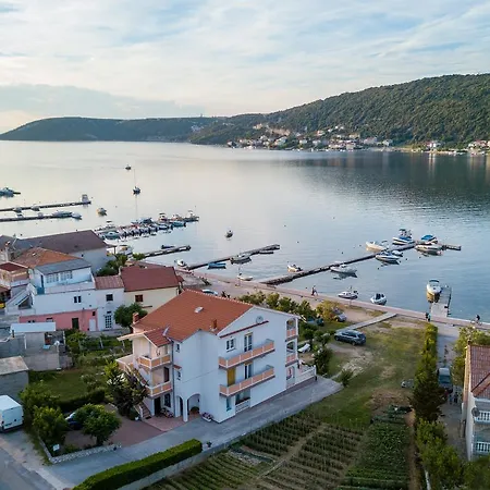 Tomulic Jasna I Miljenko Apartment Supetarska Draga Exterior photo
